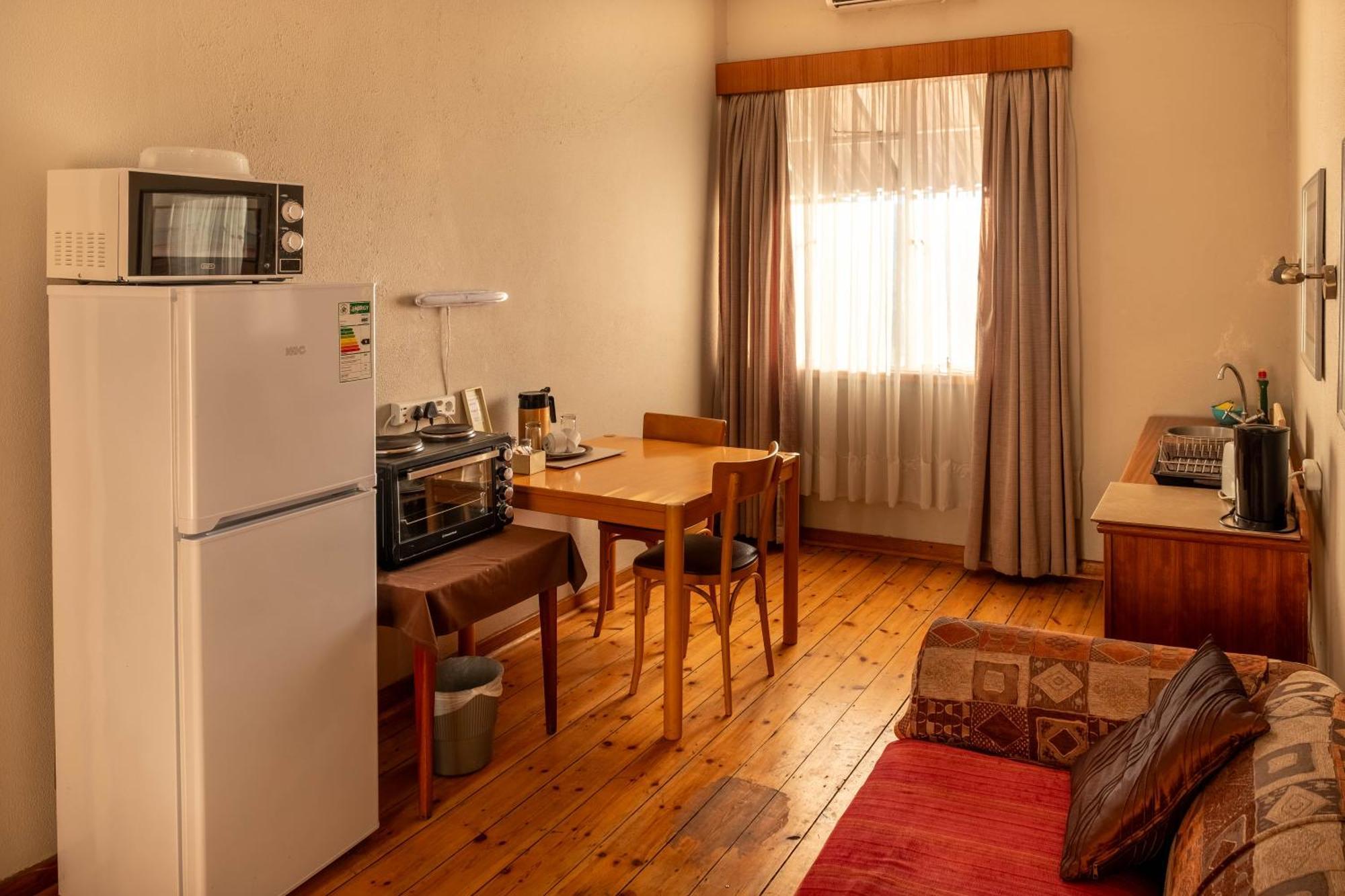Karoo Country Inn Middelburg  Kültér fotó